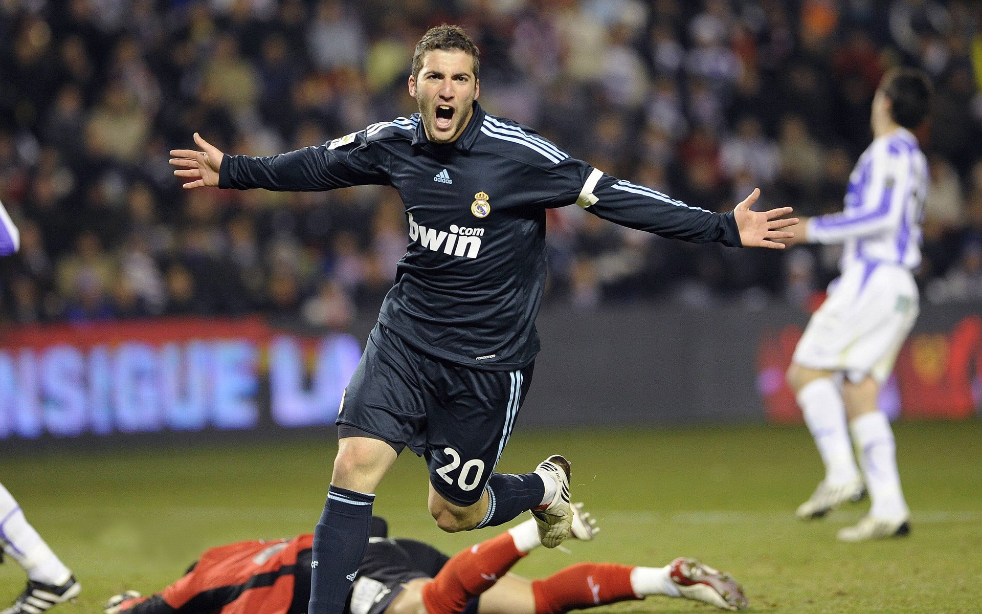 “联盟杯精彩对决：本土球队展现风采”，联盟杯积分榜2020-2021