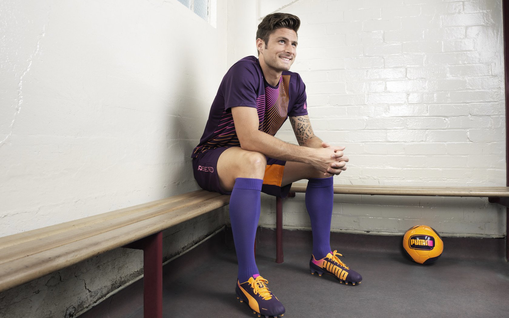 哈德斯菲尔德阵容轮换合理，约克郡之光冲击中游，哈德斯菲尔德官网